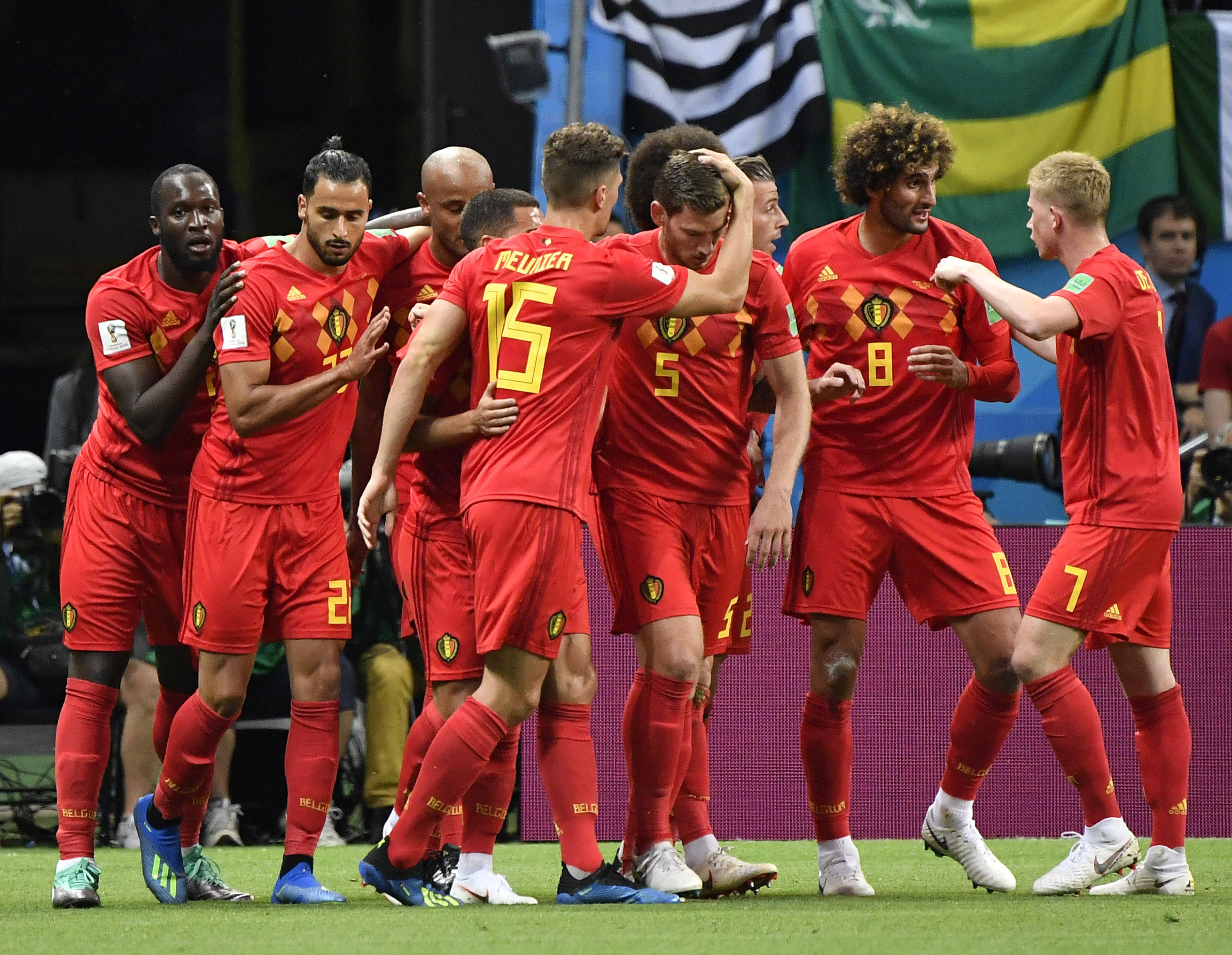 包含斯洛伐克队险胜对手，欧预赛前景一片大好的词条