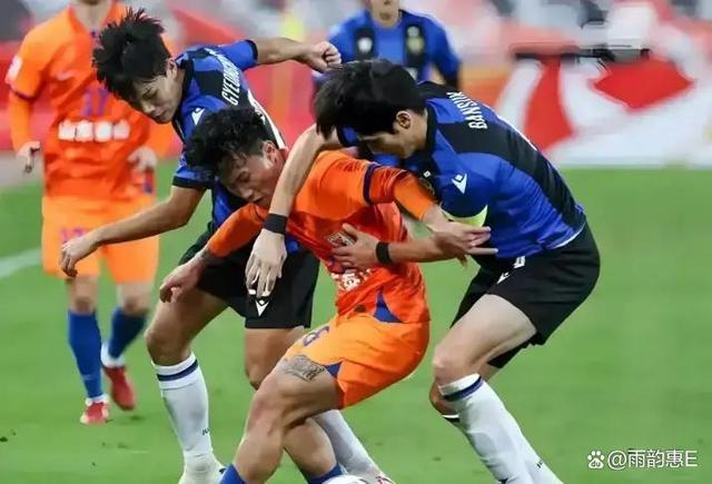 亚冠比赛裁判争议不断,赛场火爆怎么办 亚冠比赛裁判争议不断,赛场火爆怎么办