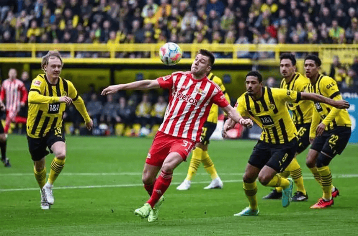 关于伯恩茅斯力克对手，保住不败纪录的信息