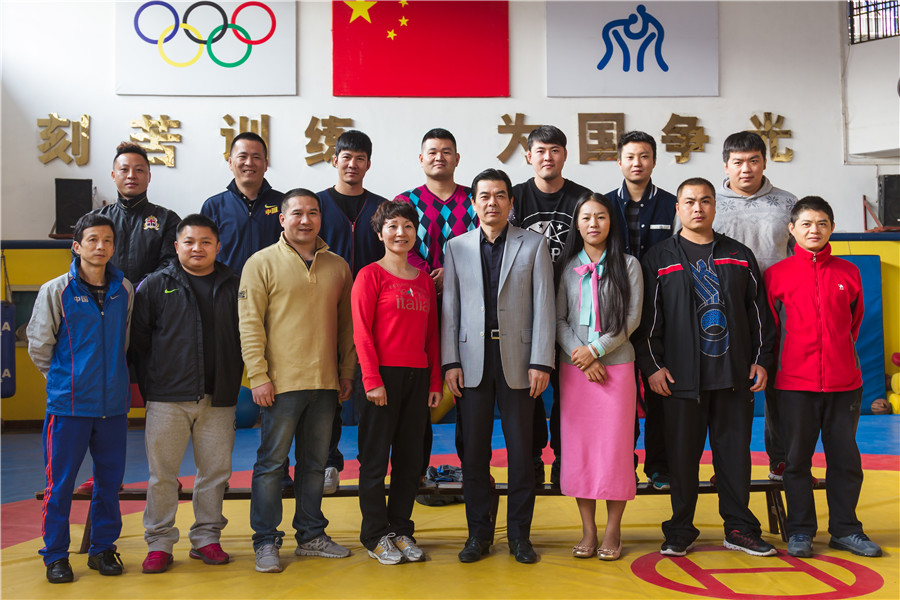 教练团队合作默契带领球队创历史记录怎么写