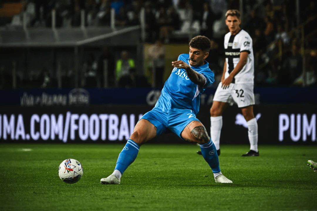 那不勒斯前场进攻火力全开，对手难以阻挡的简单介绍