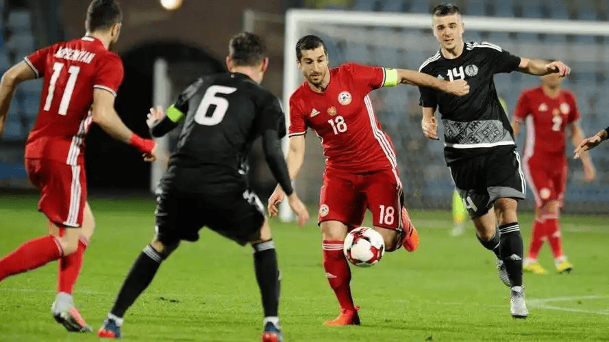 包含拉脱维亚国家足球队准备迎战意大利的词条